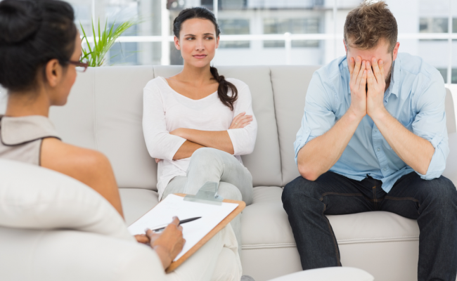 How Infidelity Therapists Work With Couples in Crisis